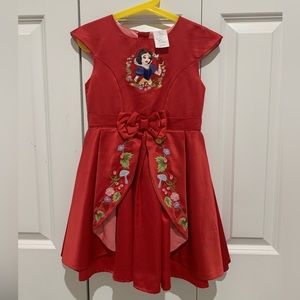 Disney’s Snow White dress for girl size 5/6